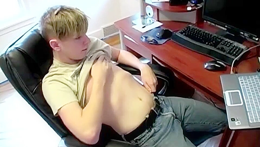 Kinky College Stud Jacks Off Wildly On Camera - Boyz Party