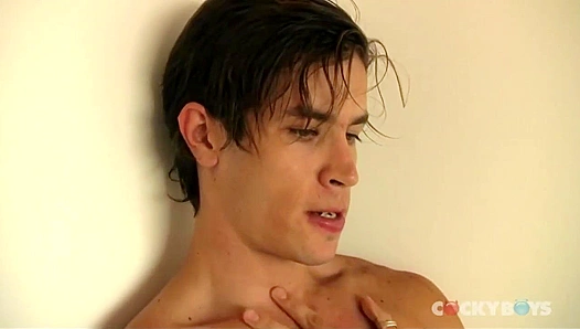 Buff Pretty Boy Jacking Off Furiously - Cocky Boys