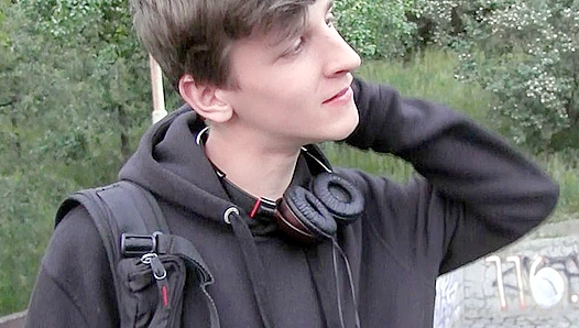 Amateur Stud Rides Big Dick in Steamy POV Session - XXX Gay