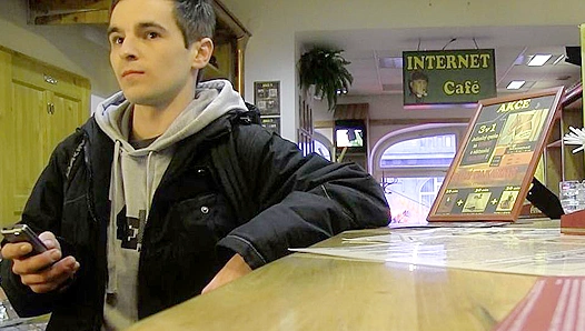 Sizzling Tanning Bed Bang with a Horny Amateur Guy - XXX Gay