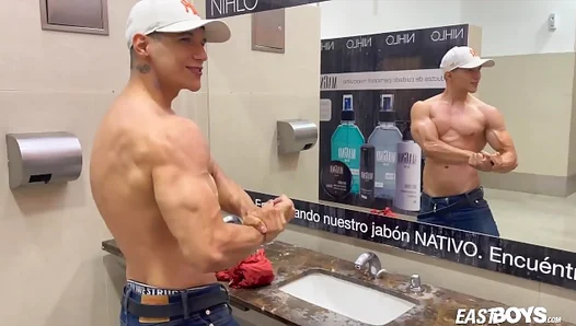 Hot Hunk Boy 18+ Jhon Bianco Flexes Muscles Seductively
