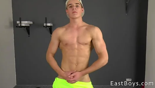 Sexy Muscle Boy 18+ Shows Off During Naked Fitness Casting