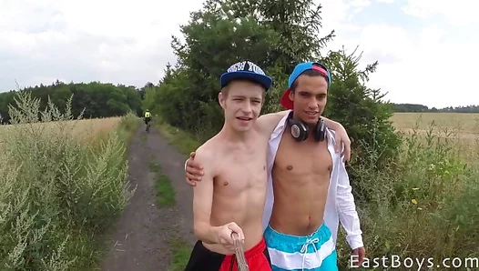 Cute Twinks 18+ Have Wild Sex Adventures on Holiday