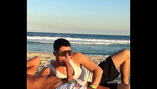 Skinny guy with a big dick putting his black dick in a Young 18+ guy on the public beach - linktr.ee/marretaxx