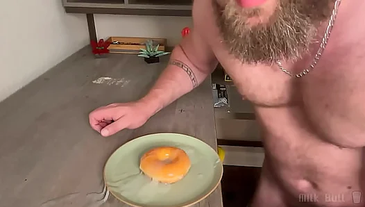 Big Dick Bodybuilder Unloads Multiple Cumshots to Glaze a Donut