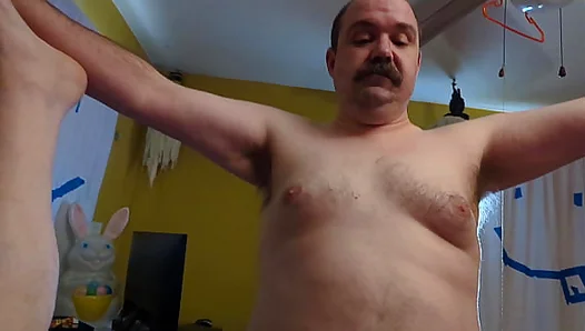 Wobble - Sexy bear Rusty Piper's big fat booty excites handsome moustache man Don K