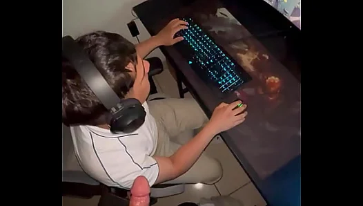 I suck my bisexual friend's cock and he fucks me while I play league of legends (we end