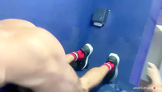 Giuspel7 Slams Hard in Public Glory Hole – HotGayPOV