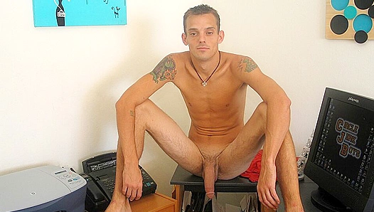 Tech Nut Justin Joins the Circle Jerk Crew for a Wild Ride