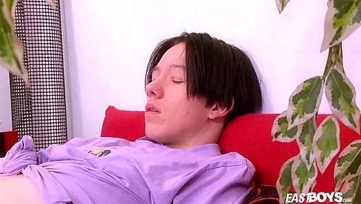 Moody Emo Boy Kevin Sanders Cums Hard - Eastboys