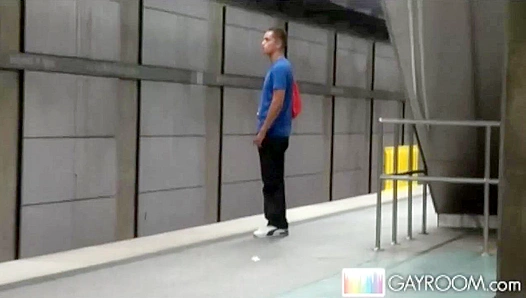 Sneaky Stroke ~ Dude Masturbates Secretly at Busy Subway Station