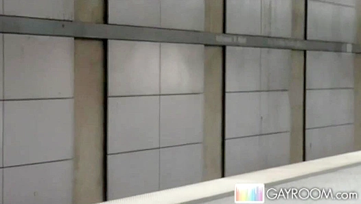 Sneaky Stroke ~ Dude Masturbates Secretly at Busy Subway Station