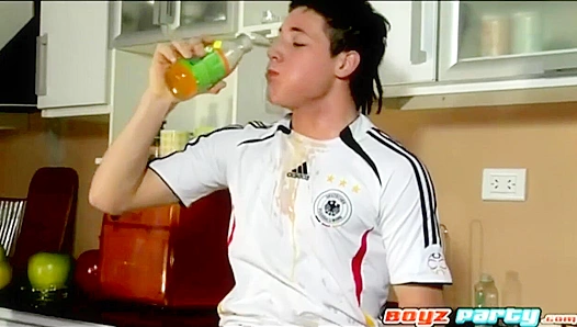 German Hunk Jerks Off in Kitchen - Boyz Party Heat