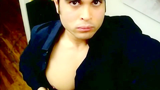 Pretty Boy Flexes His Big Ass for You - OurBoyFriends