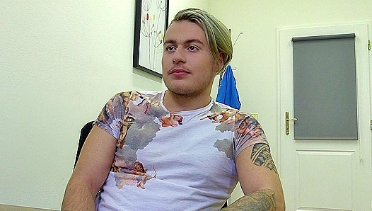 Tattooed Amateur Gets Oral from Dirty Scout
