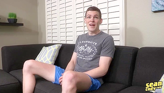 Ed's Shredded Abs Flex as He Strokes His Uncut Cock Live on Cam - Sean Cody