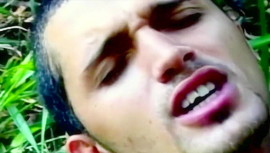 Latin Lovers Davison & Eduardo ~ Hot Outdoor Horny Action - Bonus Hunks