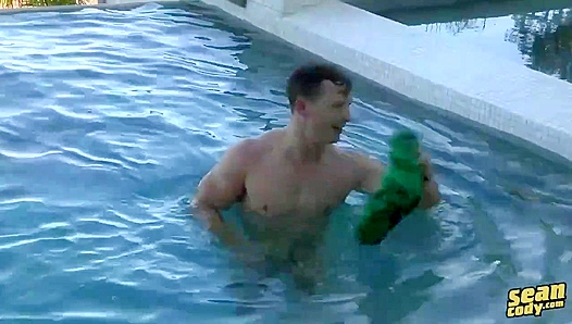 Shredded Bob's Kitchen Solo Session - Sean Cody