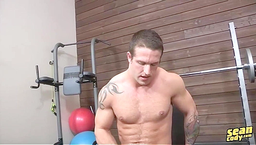 Ripped Stud Flexes & Blasts Loads – Sean Cody