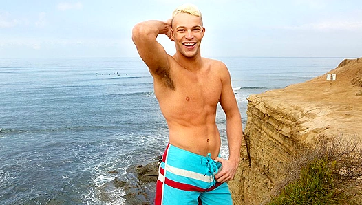 Nathaniel Strokes to His Bleached Reflection - Sean Cody Exclusive