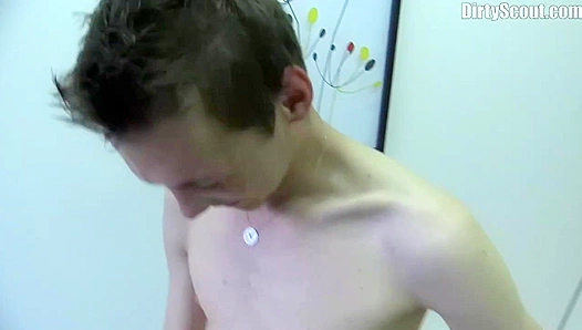 Office Chair Jerk Off ~ Scrawny Hottie Gets Filthy