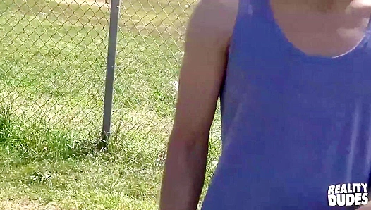 Amateur Brunette Ian Gets Pounded Deep by Hung Stud