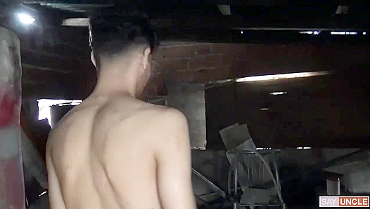 Abandoned Building Bang ~ Latino Amateur Gets Pounded