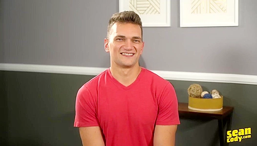 -Russian Hottie Leif Blows Huge Load for Sean Cody