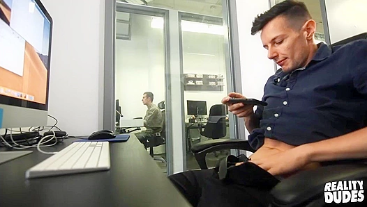 Sean Peek and Eddie Rabbit ~ Hot Office Fuck - Reality Dudes