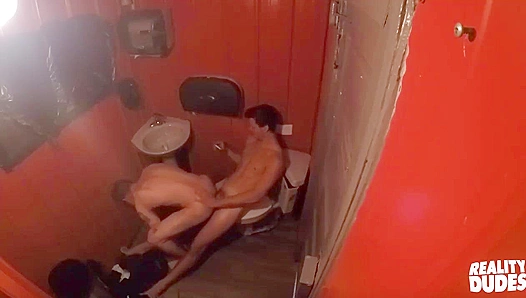 Bartender Carter Michaels Anally Dominates Gavin Taylor - Reality Dudes