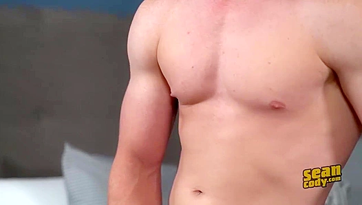 Leggy Hunk Saul Blows a Massive Load - Sean Cody Exclusive