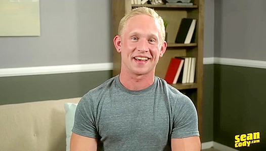 Ripped Blonde Jeremie Masturbates Wildly - Sean Cody Exclusive