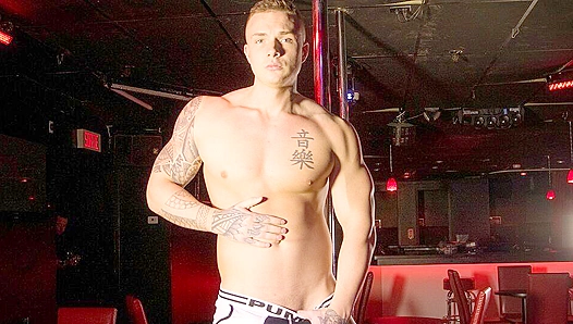 Ripped Hunk TheoRoss Strips Seductively at the Pole - Reality Dudes