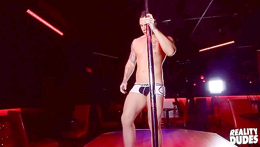 Ripped Hunk TheoRoss Strips Seductively at the Pole - Reality Dudes