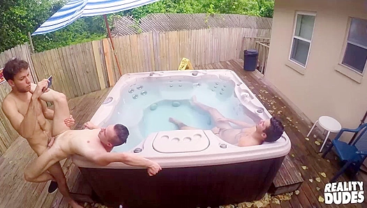 Tim Hanes & Valentino Get Wild in Public – Reality Dudes