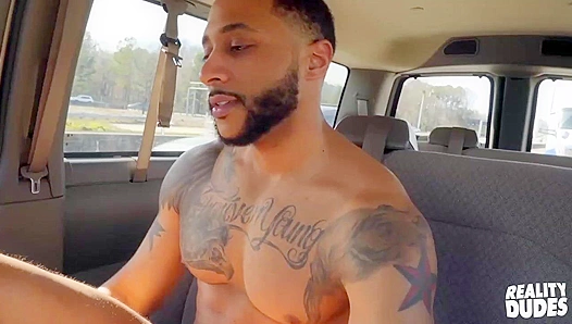 Str8 Hunk Jaxx Maxim Gets Seduced by Mac Savage's Magnetic Charm