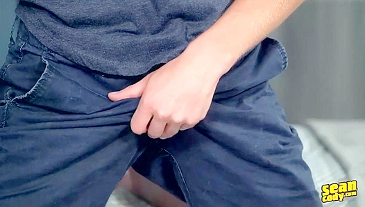 Blonde Hottie Thomas Masturbates Intensely - Sean Cody