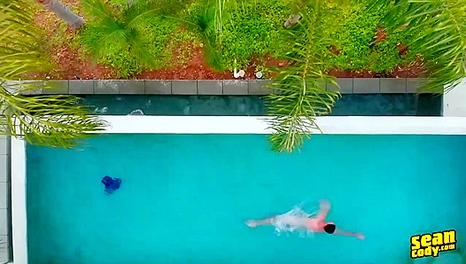 LA Amateur Georgie Masturbates to Explosive Orgasm - Sean Cody