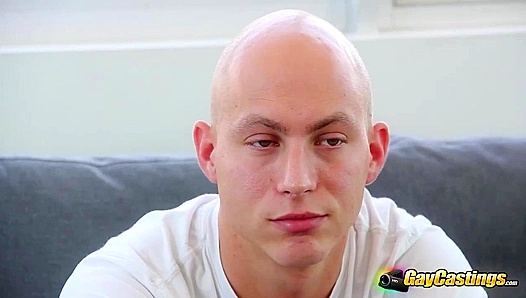 Amateur Stud Gets Fucked Seductively on the Couch - Gay XXX