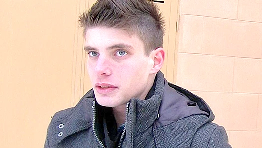 Muscular Euro Hottie Gets a Massive Facial - XXX Gay