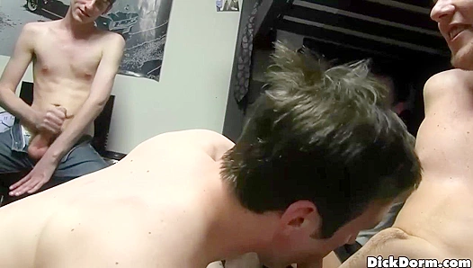 College Orgy ~ Semi-Amateur Fun with Andrew Collins & Scotty - Reality Dudes