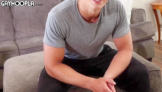 Beefy Stud Shows His Cock, Hides His Face