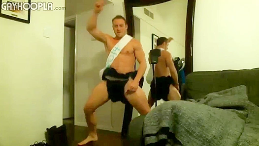 Ripped Stud Fucks Himself Raw On Camera - GayHoopla