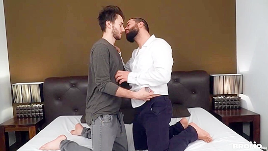 Hairy Dudes Get Steamy in Hot Gay Porno - Bromo US