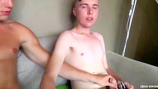 Cute Euro Twinks Get Fucked in Hot POV Threesome - XXX Gay