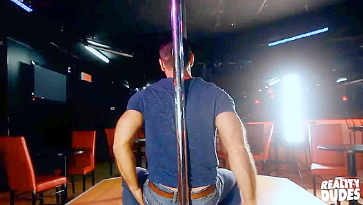 Beefy Daddy Darcy Oak Strips Down for You – Reality Dudes POV