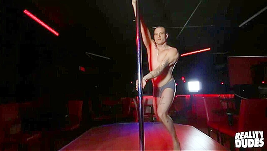 Muscly Gael Strips Down for Himself - Solo Fun from Reality Dudes