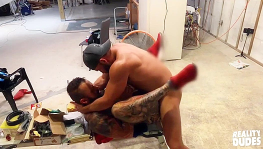 Massive Dick Amateurs Pupcheer and Tank Joey Pound Each Other Raw - Reality Dudes