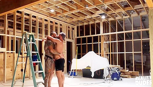 Massive Dick Amateurs Pupcheer and Tank Joey Pound Each Other Raw - Reality Dudes