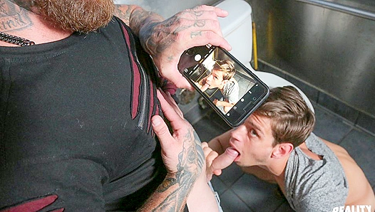 Gage Unkut Nails It in the Public Restroom - Reality Dudes